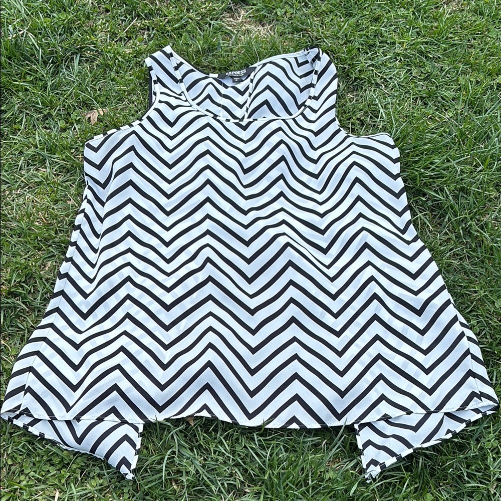 Express Chevron Black and White Sleeveless Top